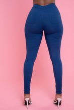 Load image into Gallery viewer, Fit Right Jeans