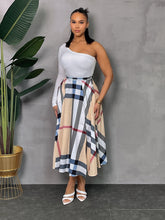 Load image into Gallery viewer, Plaid Date Night Dress
