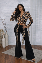 Load image into Gallery viewer, Leopard Lady Jacket
