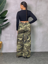 Load image into Gallery viewer, Convertible Cargo pants
